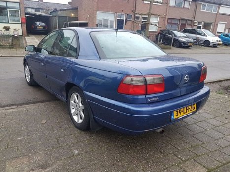 Opel Omega - 2.2i-16V Exec.Ed LANGE APK - AIRCO -AUTOMAAT - 1