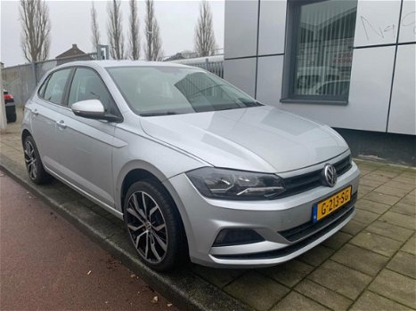 Volkswagen Polo - 1.0 MPI Trendline AIRCO BJ 2017 LM SANTIAGO 17'' - 1