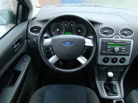 Ford Focus Wagon - 1.6-16V First Edition APK/NAP/ - 1