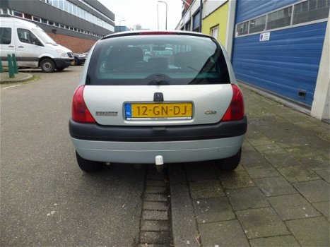 Renault Clio - 1.4 RN Apk/Airco/Nap/Cd/Boekjes/Trekhaak/Elektrisch/Centraal - 1