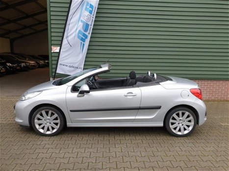 Peugeot 207 CC - 1.6-16V T Sport met een nieuwe APK - 1