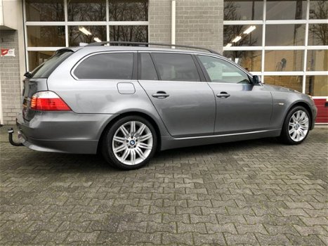 BMW 5-serie Touring - 520i Business Line Edition I AUTOMAAT | XENON | LEER | NAVIGATIE | TREKHAAK | - 1