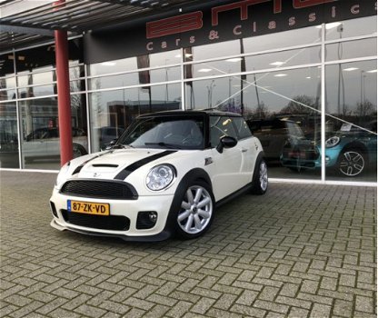 Mini Mini Cooper - 1.6 S Chili verlaagd , jcw bumper , 18 inch lmv , lounge leer , panoramadak - 1