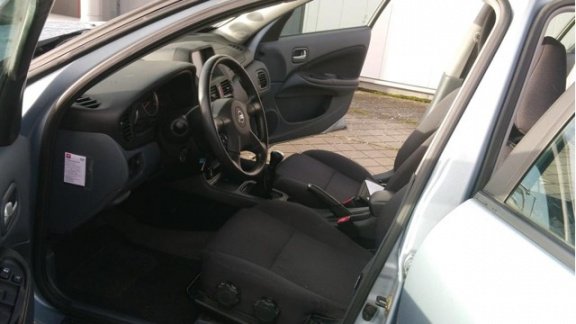 Nissan Almera - € 2350, - 1.5 Invitation 5 Drs. Airco - 1