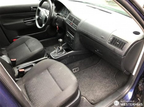 Volkswagen Golf - 1.6 16V - 1