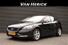 Volvo V40 - 2.0 D4 Momentum Business Navi / Cruise / Airco