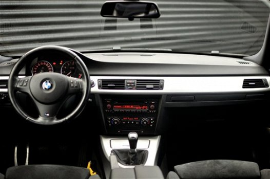 BMW 3-serie Touring - 330i High Executive M-Pakket / Xenon / Uniek - 1