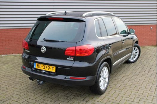 Volkswagen Tiguan - 1.4 TSI Sport&Style 150 PK Navi Cruise Park Assist El-wegklapbare Trekhaak Stoel - 1