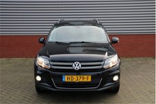 Volkswagen Tiguan - 1.4 TSI Sport&Style 150 PK Navi Cruise Park Assist El-wegklapbare Trekhaak Stoel