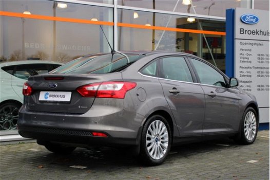 Ford Focus - 1.6 125PK TITANIUM | NAVIGATIE | PARKEERSENSOREN | STOELVERWARMING | HALF LEER - 1