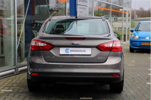 Ford Focus - 1.6 125PK TITANIUM | NAVIGATIE | PARKEERSENSOREN | STOELVERWARMING | HALF LEER - 1