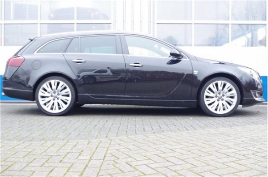 Opel Insignia Sports Tourer - 1.6 TURBO 170PK OPC-LINE COSMO+ | NAVI | LEDER | CLIMA | LED | PDC | A - 1