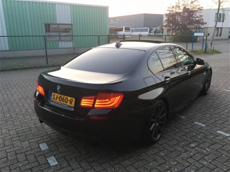 BMW 5-serie - 535d High Executive M-SPORTPAKKET / GROOT NAVI / BI-XENON / SCHUIFDAK / LMV 20”INCH / - 1