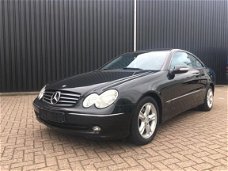 Mercedes-Benz CLK-klasse Coupé - 270 CDI Avantgarde GROOT NAVI / LEDER / CLIMA / VELGEN