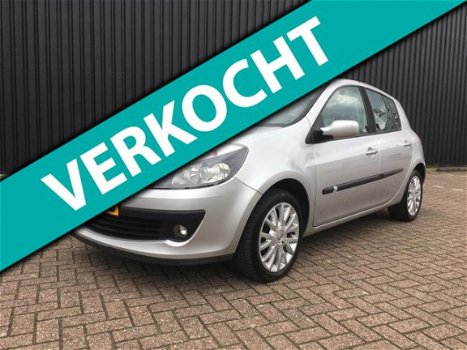 Renault Clio - 1.6-16V Privilège AIRCO / NWE APK 10-2020 / CLIMA / 5 DEURS / ELEKTRISCH PAKKET / TRE - 1