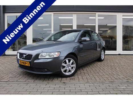 Volvo S40 - 2.0D Edition I, 136 PK, NAVIGATIE, CRUISE CONTROL, TREKHAAK, MEENEEMPRIJS - 1