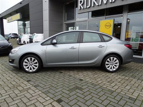 Opel Astra - Edition 1.4T 140 pk - airco - cruise - lichtmetaal - dealeronderhouden - 1