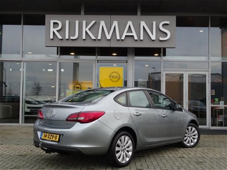 Opel Astra - Edition 1.4T 140 pk - airco - cruise - lichtmetaal - dealeronderhouden - 1