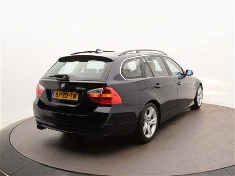 BMW 3-serie Touring - 325i 3.0 Sportstoelen | Navigatie | Automaat | Stoelverwarming | OrigNL - 1