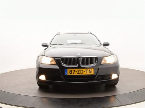 BMW 3-serie Touring - 325i 3.0 Sportstoelen | Navigatie | Automaat | Stoelverwarming | OrigNL - 1