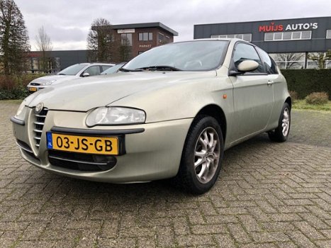 Alfa Romeo 147 - 2.0 T.Spark Distinctive - 1