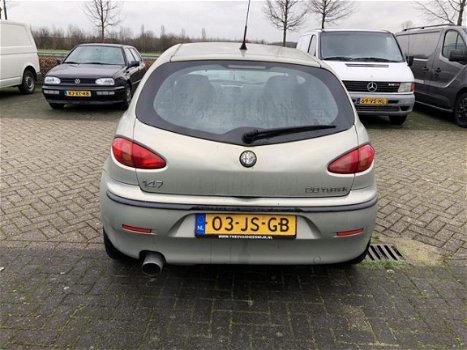 Alfa Romeo 147 - 2.0 T.Spark Distinctive - 1