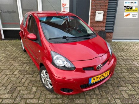 Toyota Aygo - 1.0-12V Aspiration Red / Automaat / Airco / 5DRS - 1