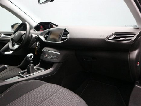 Peugeot 308 - 1.2 110 pk Executive Panoramadak | Navigatie - 1