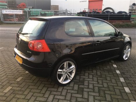 Volkswagen Golf - 1.6 FSI Trendline Goed onderhouden auto Climate control, cruise control, radio enz - 1