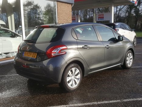 Peugeot 208 - 1.2 VTi 82PK 5D Envy navi parkeerhulp cruise- en climate control bluetooth USB - 1