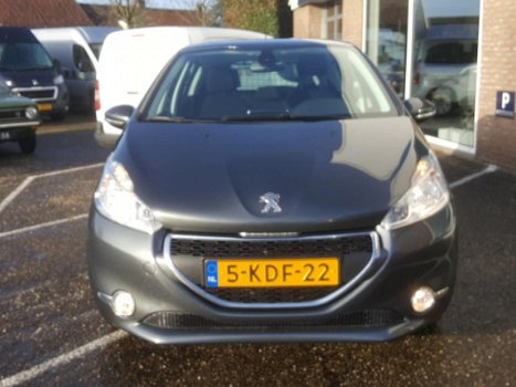 Peugeot 208 - 1.2 VTi 82PK 5D Envy navi parkeerhulp cruise- en climate control bluetooth USB - 1