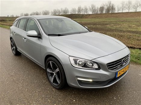 Volvo V60 - 2.0 D3 Momentum Business STANDKACHEL+TREKHAAK - 1