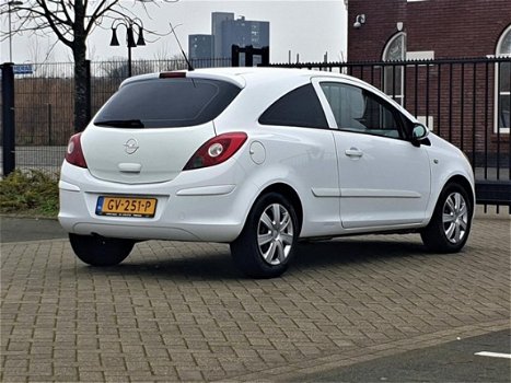 Opel Corsa - 1.2-16V Essentia / Airco / Elektrische ramen - 1