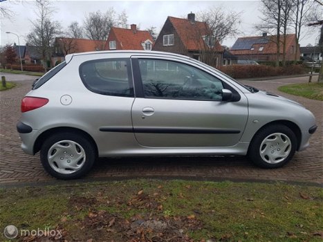 Peugeot 206 - 1.4 Gentry - 1