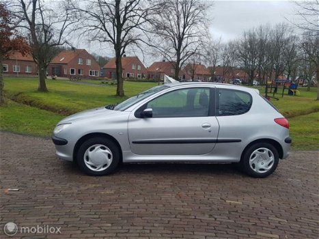 Peugeot 206 - 1.4 Gentry - 1