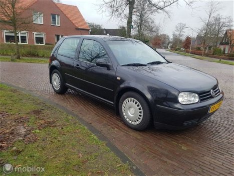 Volkswagen Golf - 1.9 SDI - 1