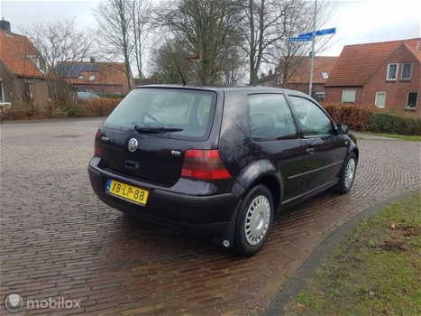 Volkswagen Golf - 1.9 SDI - 1