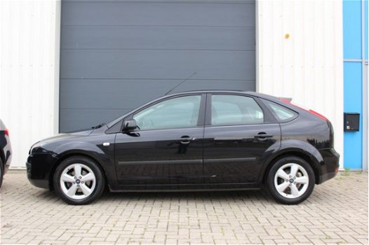 Ford Focus - 1.6-16V Futura, Dealer onderhouden Airco, Cruise control - 1