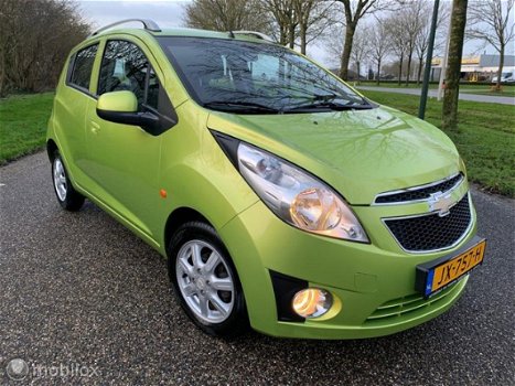 Chevrolet Spark - 1.2 16V LT / Airco / Navigatie / Stoelverw - 1