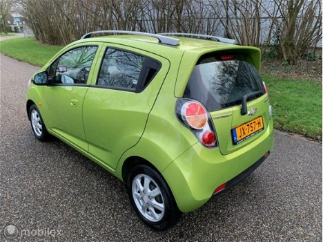 Chevrolet Spark - 1.2 16V LT / Airco / Navigatie / Stoelverw - 1