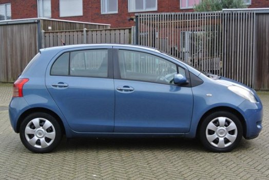 Toyota Yaris - 1.3 VVTi Sol |AIRCO|NIEUWE APK|5DRS|NAP|DEALERONDERHOUDEN|ZEER NETTE STAAT - 1