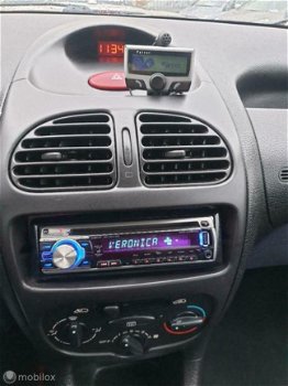 Peugeot 206 - 1.4 5D 2001 Grijs ST BEKR APK JAN 2021 1.4 5D 2001 Grijs ST BEKR APK JAN 2021 - 1