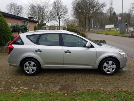 Kia cee'd Sportswagon - 1.4 CVVT SPORTYWAGON, 46000 KM, NAVI, AIRCO - 1