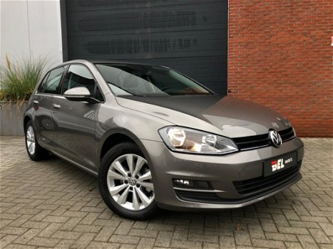 Volkswagen Golf - 1.6 TDI Comfortline Groot Navi, Lage KM stand, PDC, BTW auto, NAP, Dealeronderh, 1 - 1