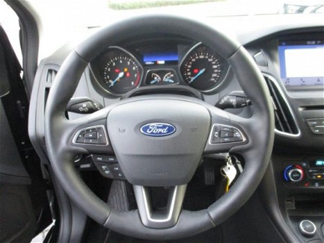 Ford Focus - 1.0 Trend AUTOMAAT, NAVI, L.M.VELGEN, P.D.C., CRUISE CONTROL - 1