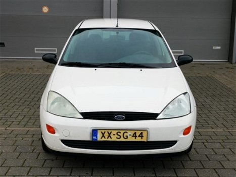 Ford Focus Wagon - 1.4-16V Ambiente - 1