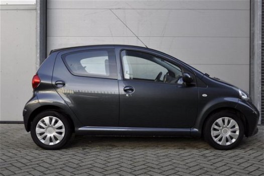 Toyota Aygo - 1.0-12V NIEUWSTAAT*AIRCO*DEALER ONDERHOUDEN - 1