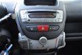 Toyota Aygo - 1.0-12V NIEUWSTAAT*AIRCO*DEALER ONDERHOUDEN - 1 - Thumbnail