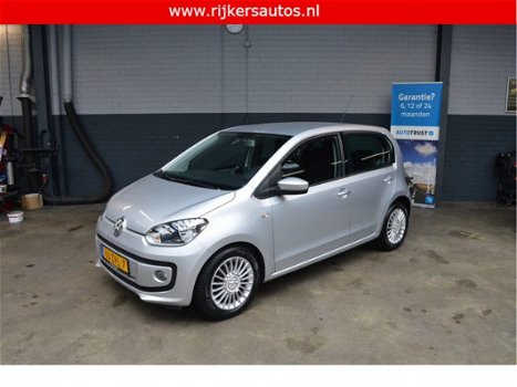 Volkswagen Up! - 1.0 high up BlueMotion Airco, Navigatie, Elektrische ramen - 1