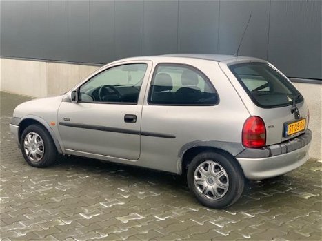 Opel Corsa - 1.4i CDX Nieuwe apk - 1